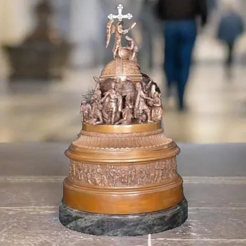 В подарок: Бронзовая миниатюра «1000-летие Руси»