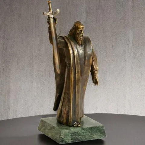 Бронзовая копия памятника «Седой Урал» — красивый подарок