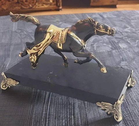 Статуэтка «Рысак» из бронзы на камне в подарок