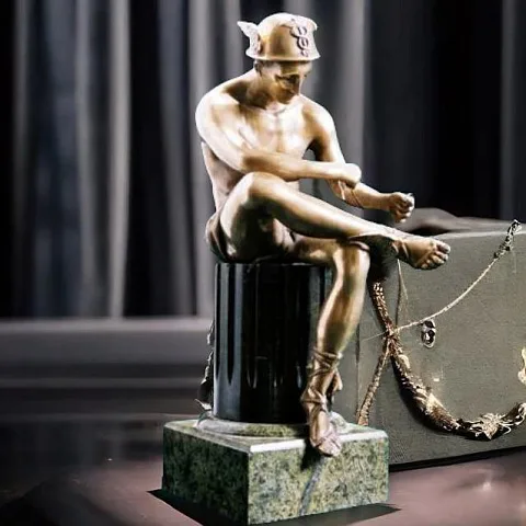 На память: Бронзовый «Гермес» — статуэтка, 150×150×450 мм