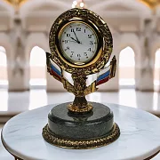 Ручная работа: Настольные часы с российским флагом из бронзы и змеевика — фотография 1