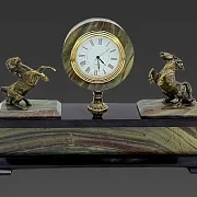 Каминные часы с бронзовыми конями, яшмой и долеритом — красивый подарок — фотография 3