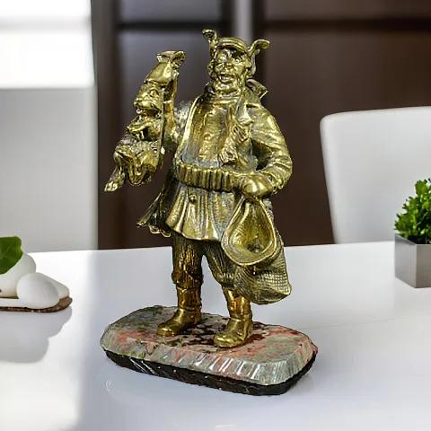 На память: Фигура «Охотник» из латуни и бронзы на креноиде