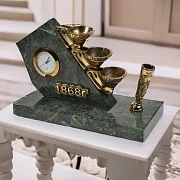 Настольные часы «Прииск» из бронзы и змеевика — необычный подарок — фотография 1