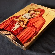 Икона деревянная "Богоматерь Почаевская" — оригинальный подарок — фотография 5