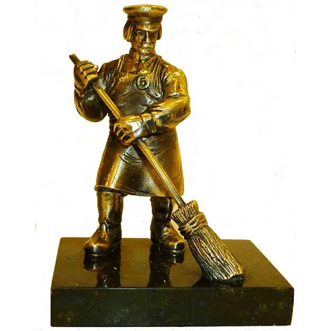 Статуэтка «Дворник» — необычный подарок